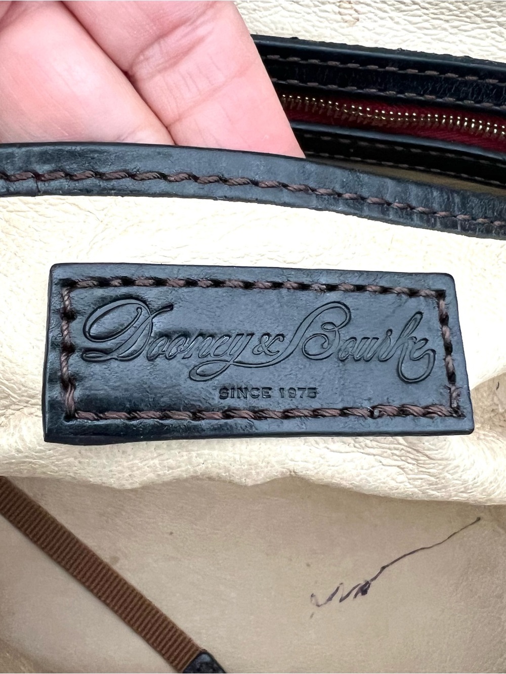 DOONEY & BOURKE Florentine Large Amelie Black Leather Logo Lock Shoulder Tote - Picture 10 of 15